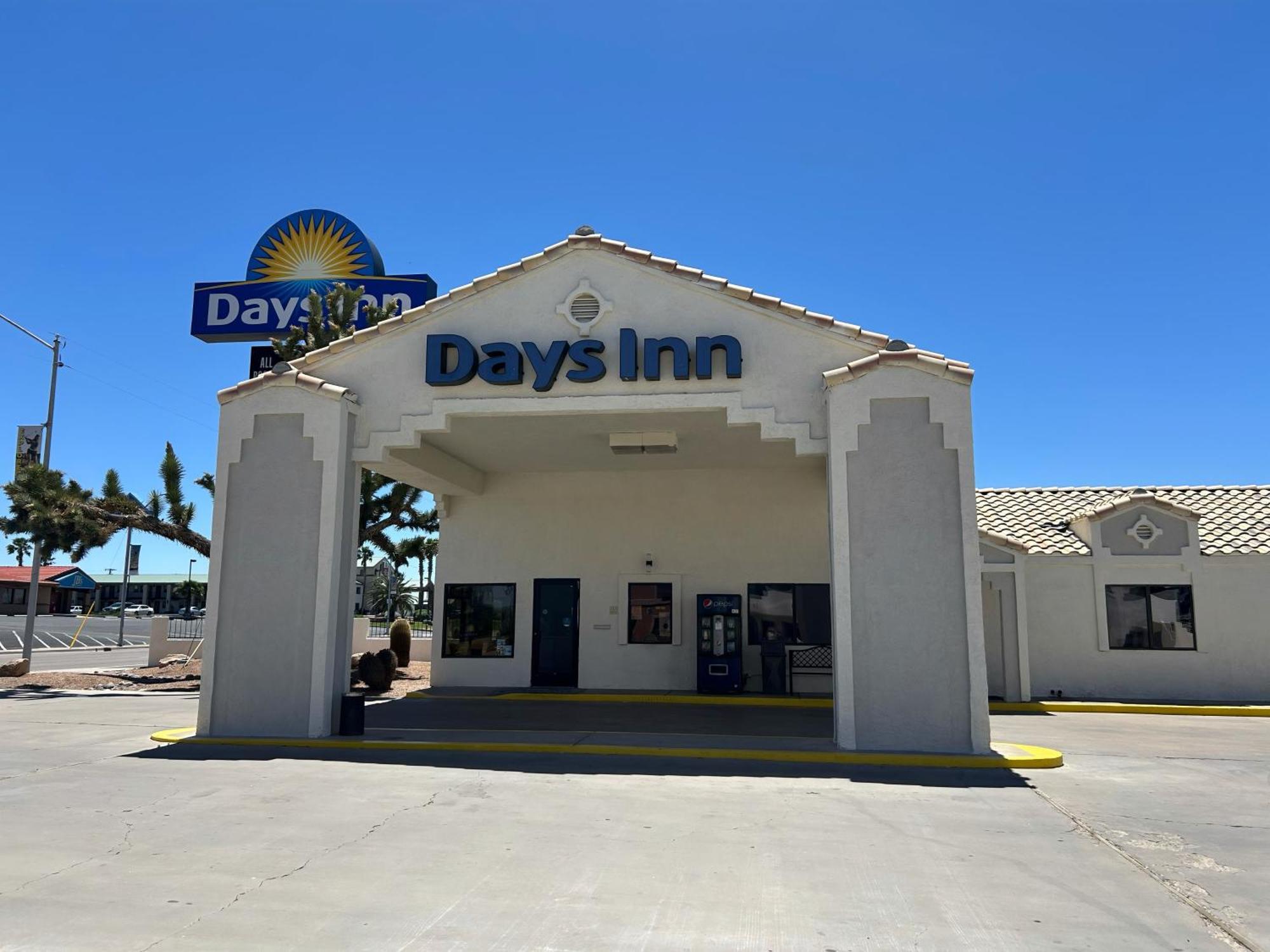 Days Inn By Wyndham Kingman West Zewnętrze zdjęcie